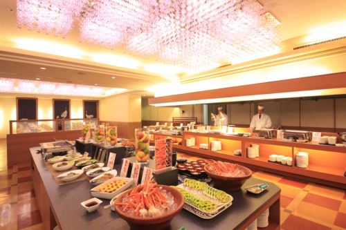 30日前までの予約がお得!ずわい蟹も楽しめるバイキング~館内利用券1,000円付き~